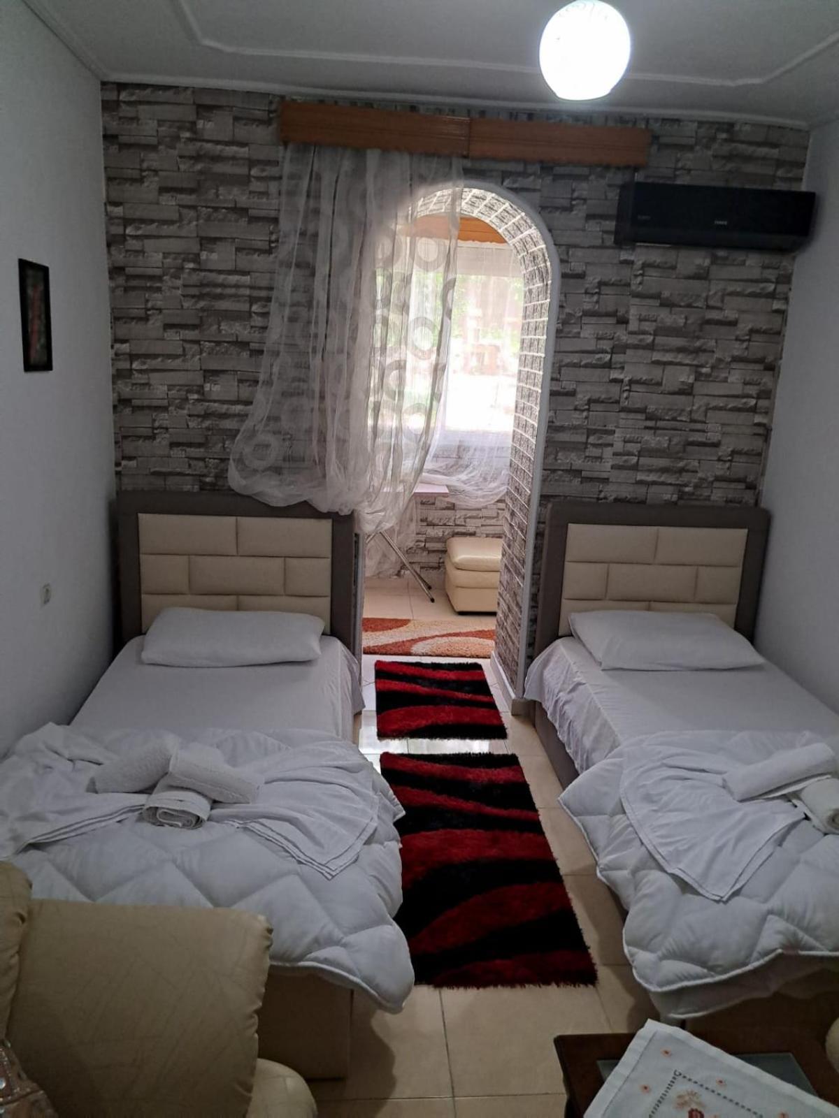 Olivia Guesthouse Gjirokastër Exterior foto